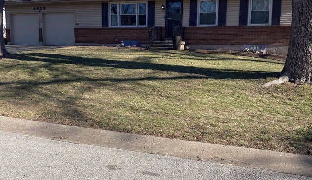 Home near Netherlands base camp and 15 min. From chiefs stadium and shopping.