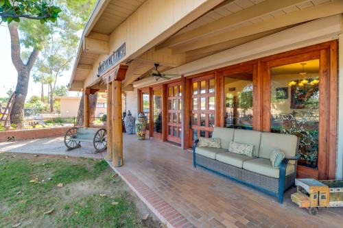 Home Near Sabino Canyon Hot Tub and Swim Spa Access