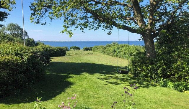 Home near Svendborg with private bathing jetty