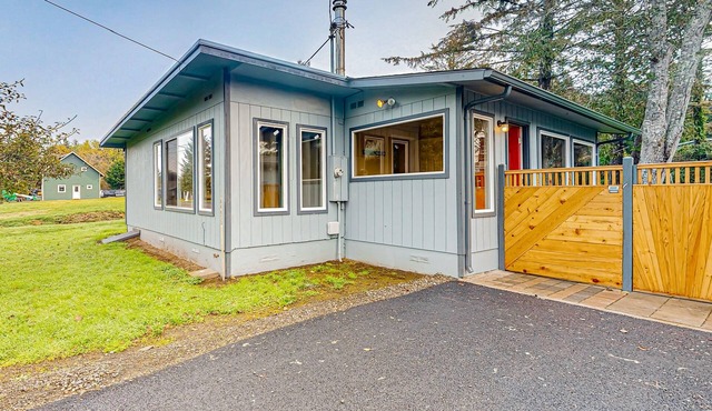 Home near the ocean with wood stove, large yard, washer/dryer, streaming, patio