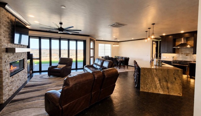 Home Near Zion Bryce & Grand Canyon Parks