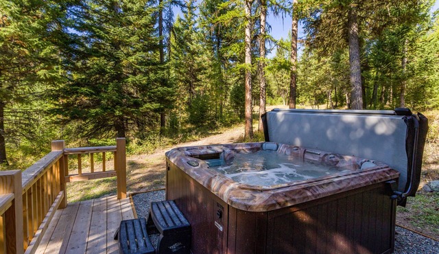 Home on 16 acres w/easy trail access, hot tub & fire pits - Stillwater Mountain Lodge
