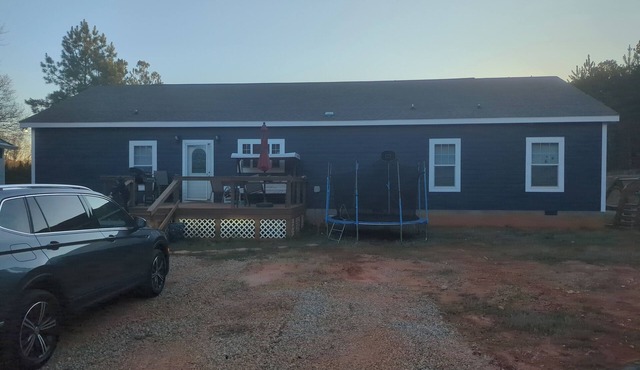 Home on 20 acres in Good Hope GA. Close to Madison and Monroe.