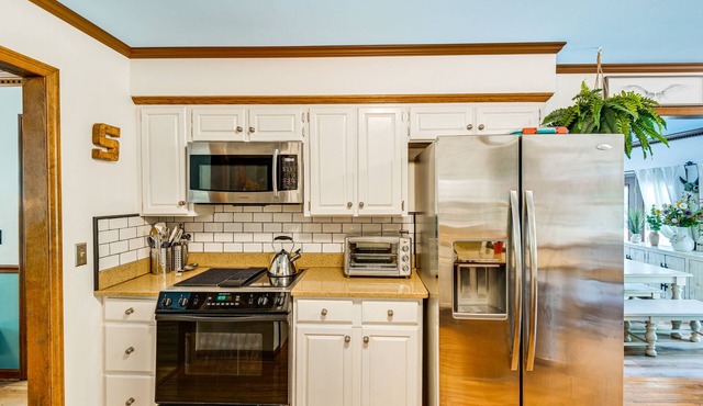 Home on 7.5 Acres: Hike On-Site + 9Mi to Nashville