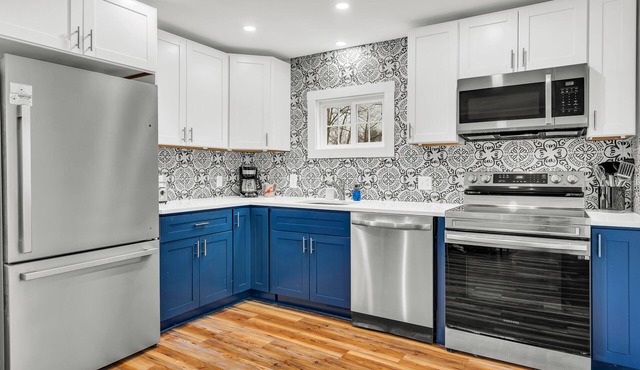 Home on Historical Springs Island and Saco River + Gym