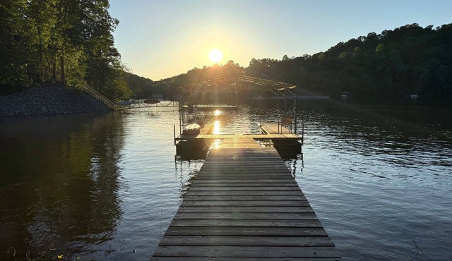 Home On Lake Lanier, Near Dahlonega Wine Country!