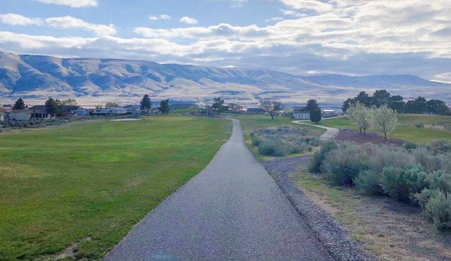 Home on the 8th Green - Comfortable Home on Desert Aire Golf Course