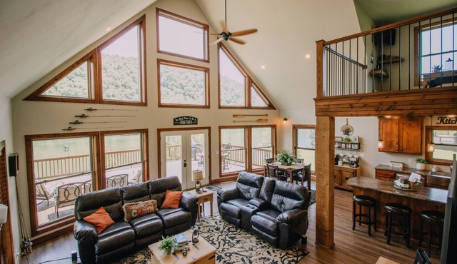 Home on White River- Fishing - Private Boat Ramp - Awesome Location