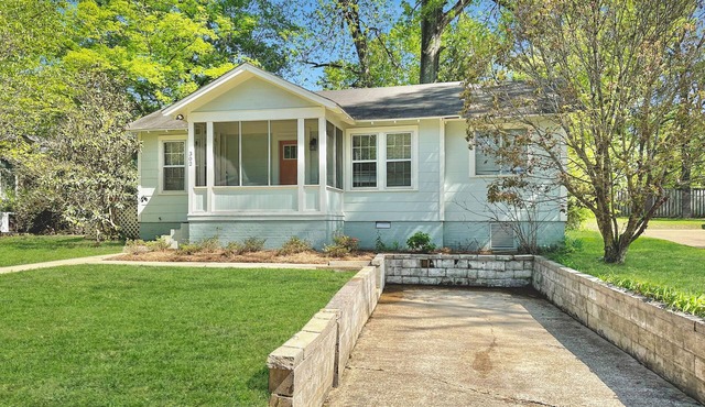 Home/PrivateYard/Walk2TrailDowntown