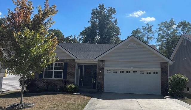 Home Retreat -Cozy Neighborhood, 2 bedroom, 3 full baths, 4 guests