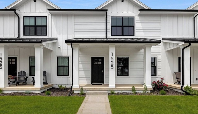 Home Run Holiday | Spacious Home Minutes to Norwalk Commons