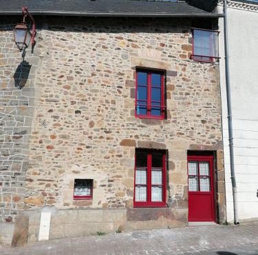 Home, Saint Léonard des bois