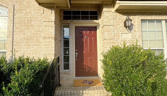 Home Sweet College Station! 3bed/2bath, Minutes away from Texas A&M University.