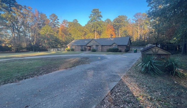 Home sweet home! Have enough space for big group family time with swimming pool