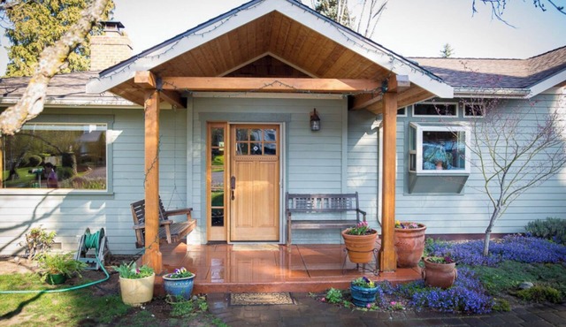 Home Sweet Home - Relax w/ Beautiful Big Yard and Steam Shower