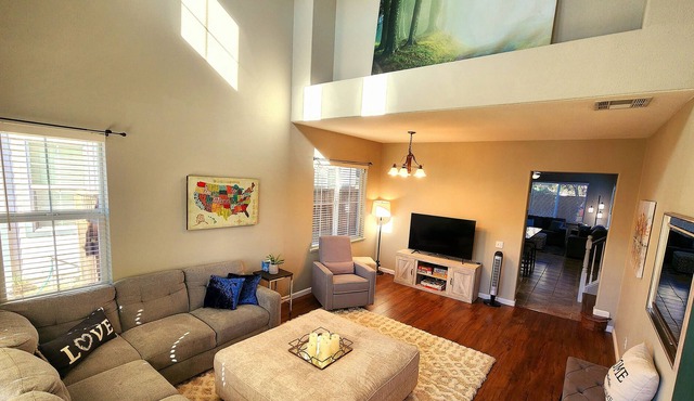 Home Sweet Home - Spacious Modern Home in Turlock