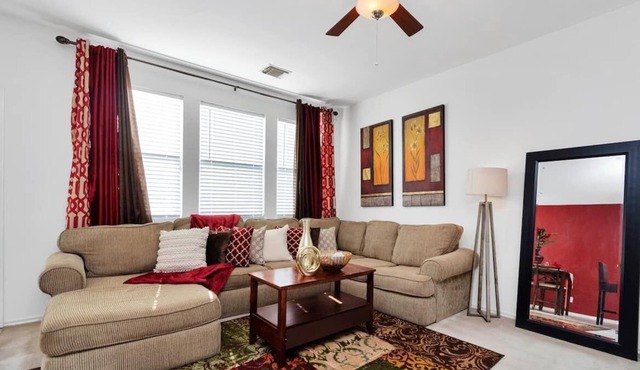 Home Sweet Townhome! Spring area (2 Queen Beds)