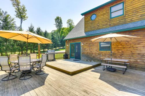 Home Theater & Game Room: Home in Glen Wild!