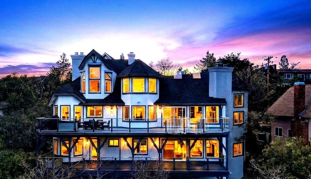 Home Theater + Mountain and Lake Views + Expansive Deck | Matterhorn Vista
