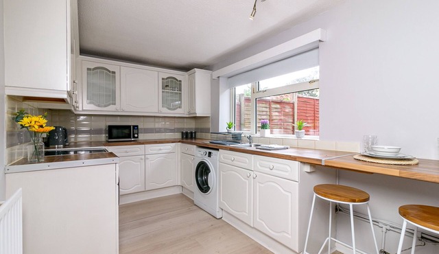 Home to Stevenage Town centre - The Rectory Lodge