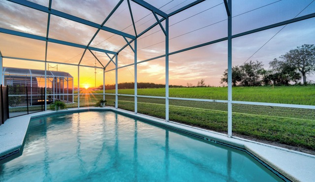 Home w/2 Living Spaces, Games, Pool: 11 Mi to WDW