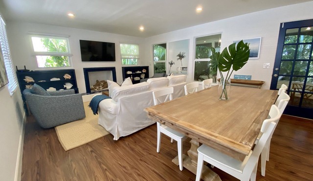 Home w/bikes steps away from Intracoastal & Downtown