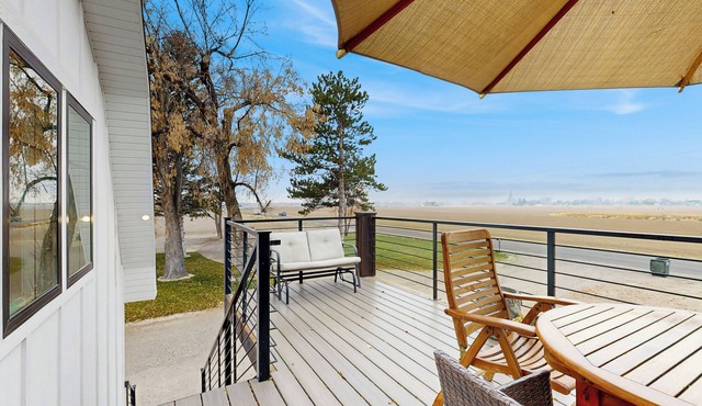 Home w/Farmstyle Loft & Views, Mins to Dtwn