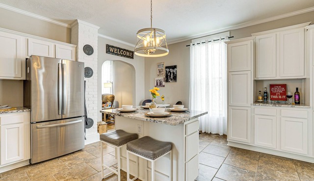 Home w/Fenced Backyard, 6 Mi to Dtwn Louisville!