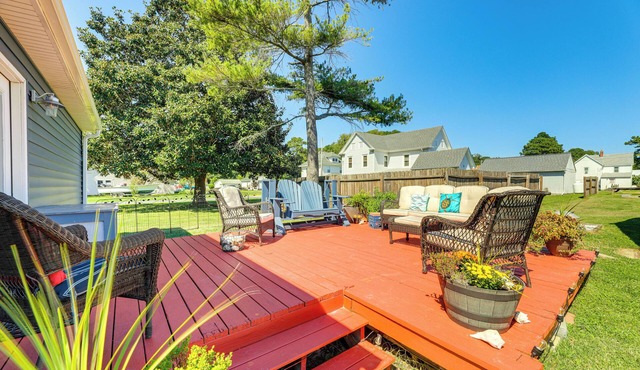 Home w/Fire Pit < 1 Mi to Willis Wharf Boat Ramp!