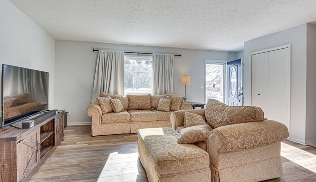 Home w/Fire Pit & Sunroom: 9 Mi to Downtown Akron