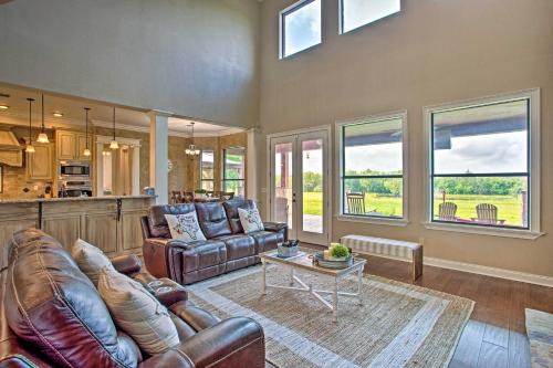 Home w/Game Room & Fireplace: 14 Mi to McKinney!