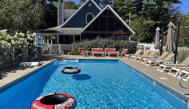 Home w/heated pool, hot tub, pickleball court, 1/2 court basketball and fire pit