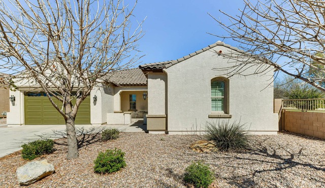 Home w/Hot Tub & Outdoor Space in Queen Creek!