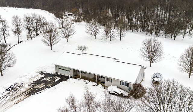 Home w/Large Yard: 8 Mi to Holiday Valley Resort