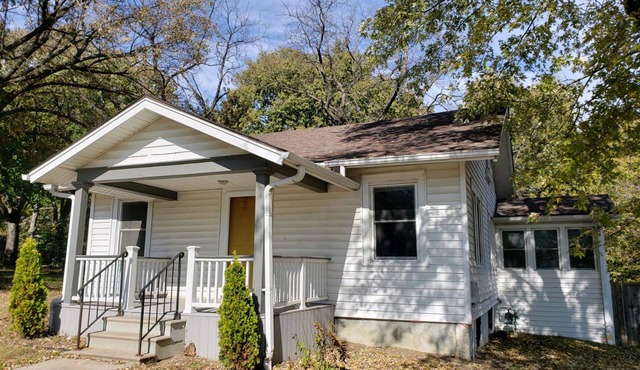 Home w/Office-Close to Advent Health Shawnee Mission & University of Kansas Hosp