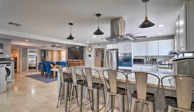 Home w/Private Pool - Near Las Vegas Strip!