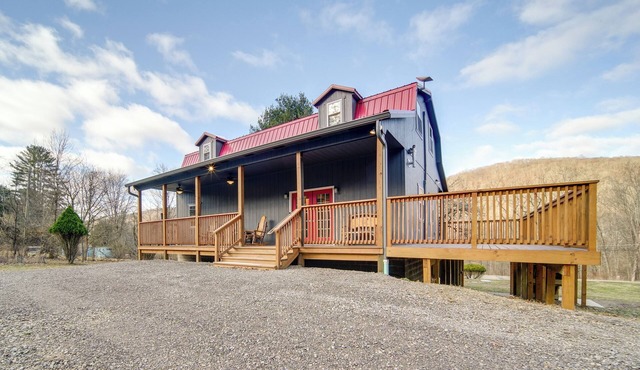 Home w/River View & Game Room in Tidioute!