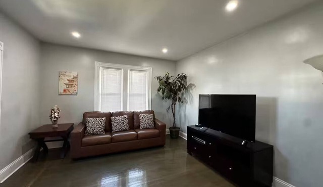 Home with 4-Bed, 2-Bath in Cranston
