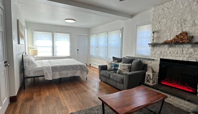 Home with amazing location, 25min to Wintergreen, 30 min to Charlottesville, 20 min Staunton