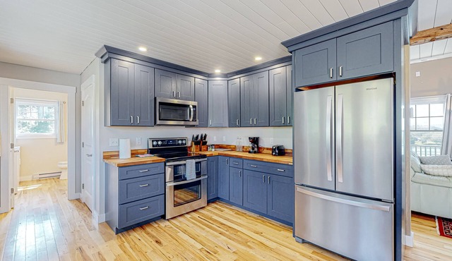 Home with amazing ocean views, separate 'in-law' suite, & patio