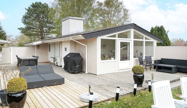 Home with Chromecast near Beach