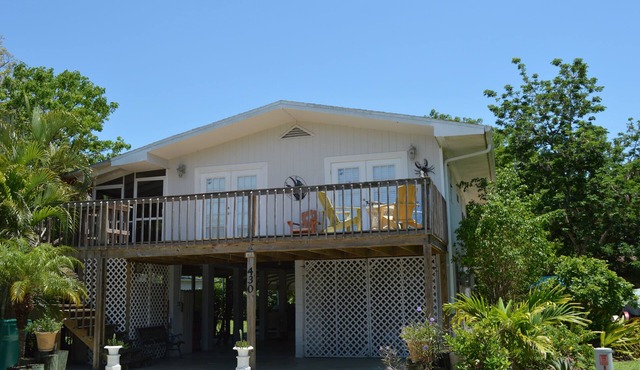 Home With Cottage Feel Offering Golf Cart, Kayaks, Bikes, Fishing
