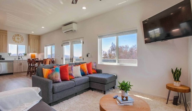 Home with Garage near San Diego