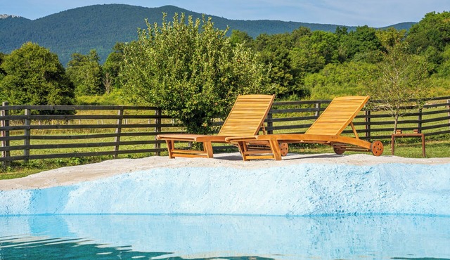 Home with pool and spa zone in peaceful nature near Plitvice.