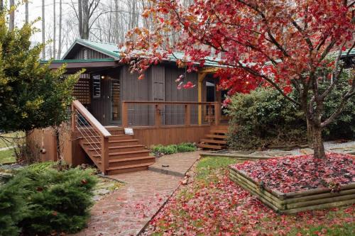 Home with Sauna & Hot Tub & Lake Access
