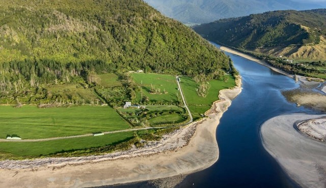 Home with stunning River and Ocean views. Pet-friendly