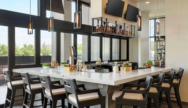 Home2 Suites By Hilton Woodland Hills