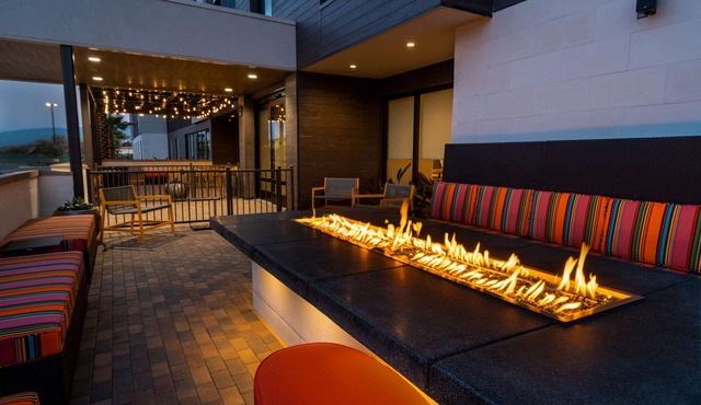 Home2 Suites by Hilton Corona