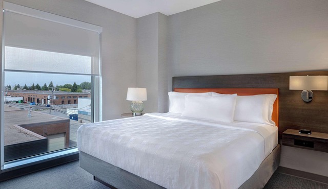 Home2 Suites by Hilton Montreal Dorval