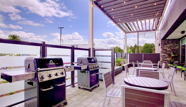 Home2 Suites by Hilton Toronto Brampton